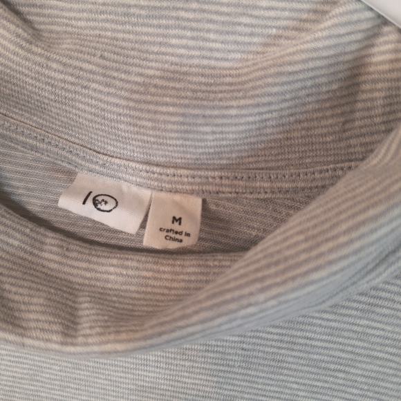 NWT Tentree Moraine SS top med grey white stripe shortsleeve mock neck hemp top - Picture 2 of 8